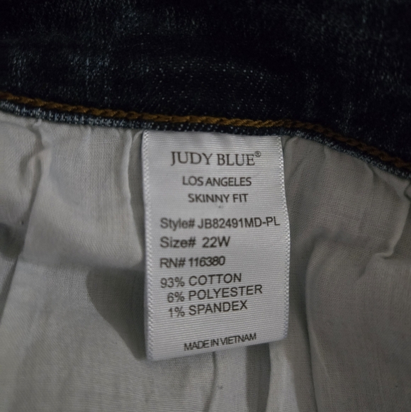 JUDY BLUE DISTRESSED SKINNY JEANS - Picture 4 of 6